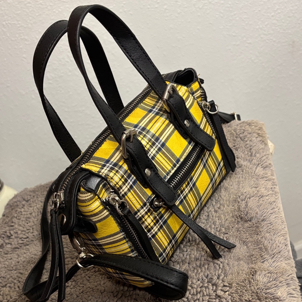 Stylish Yellow Plaid Crossbody Bag with Black Accents - Picture 10 of 10